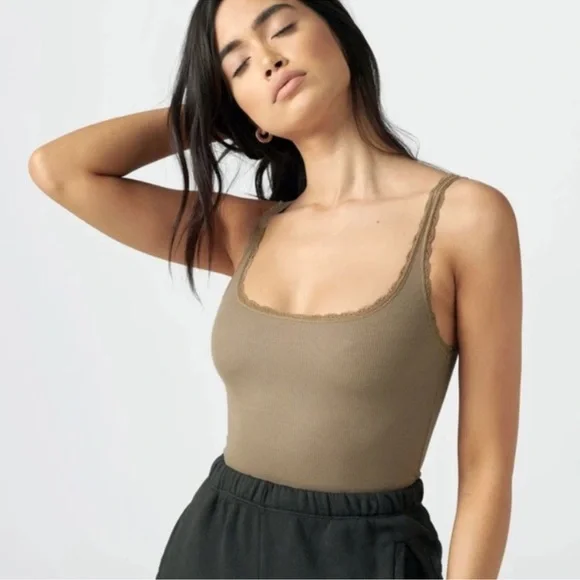 JOAH BROWN Scoop Neck Tank W/ Lace Trim, Taupe Rib, SM - Picture 3 of 11